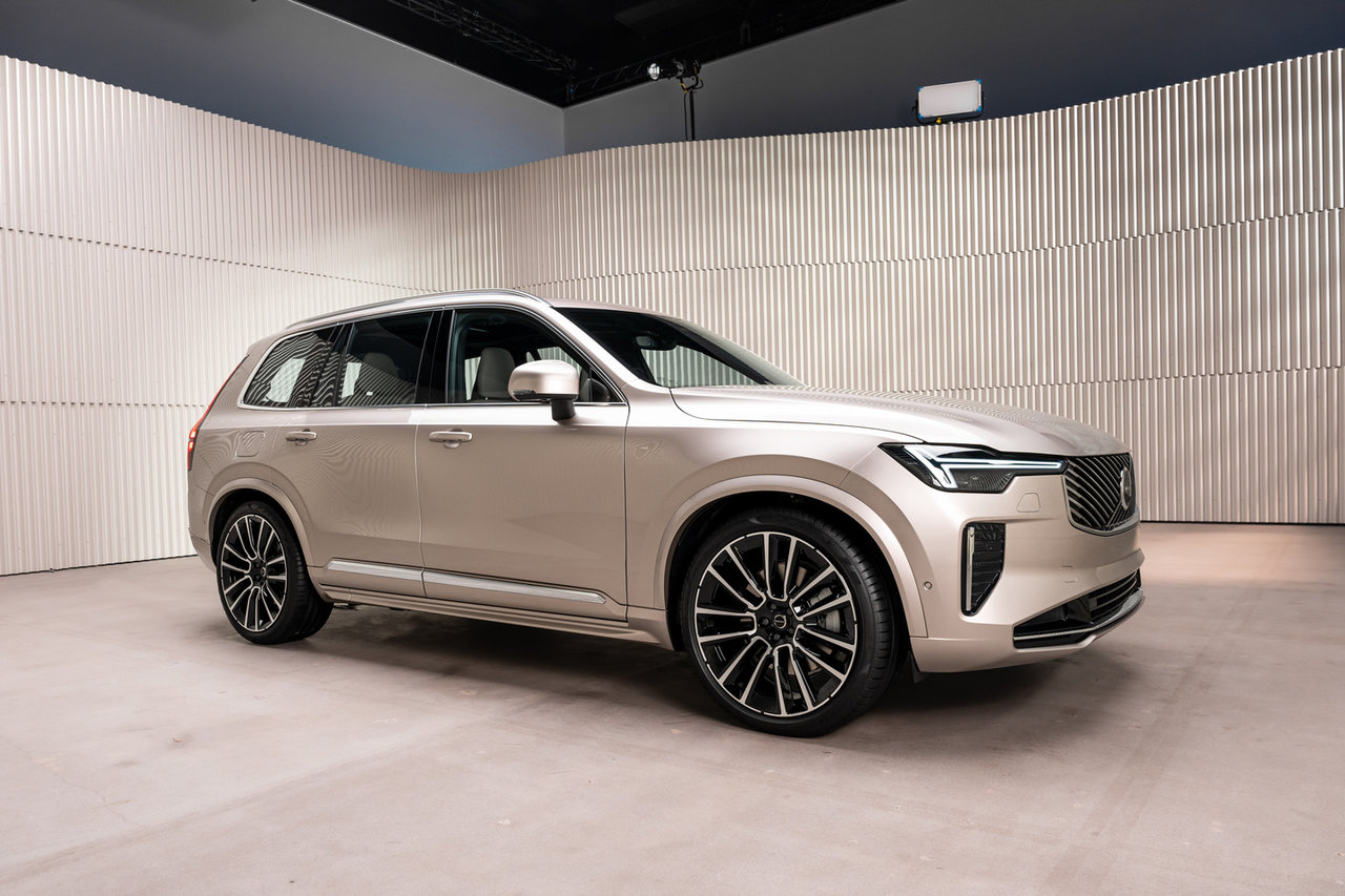 Wat moet je doen als je Volvo XC90 een melding over lage accuspanning geeft?