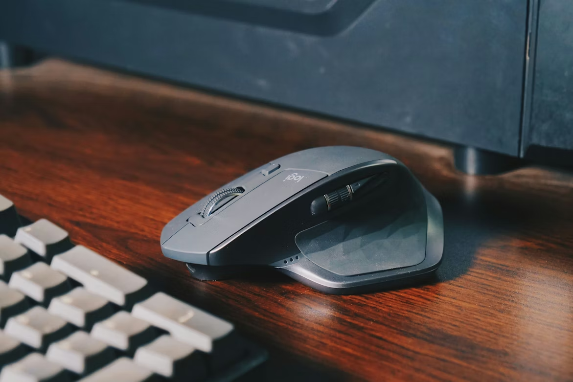 Waarom werkt mijn logitech muis niet meer? welke batterij hoort erin gids